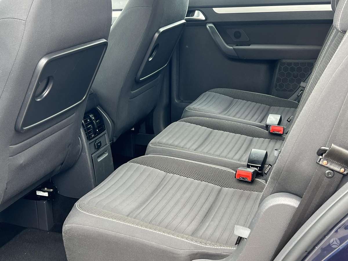 Volkswagen Touran 2015 — photo 18