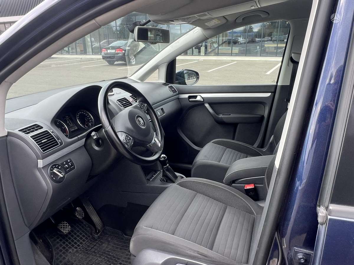Volkswagen Touran 2015 — photo 9