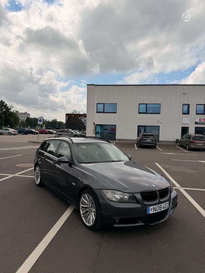 BMW 318 2006 — engine 1995 cm³, 122 HP (90kW)