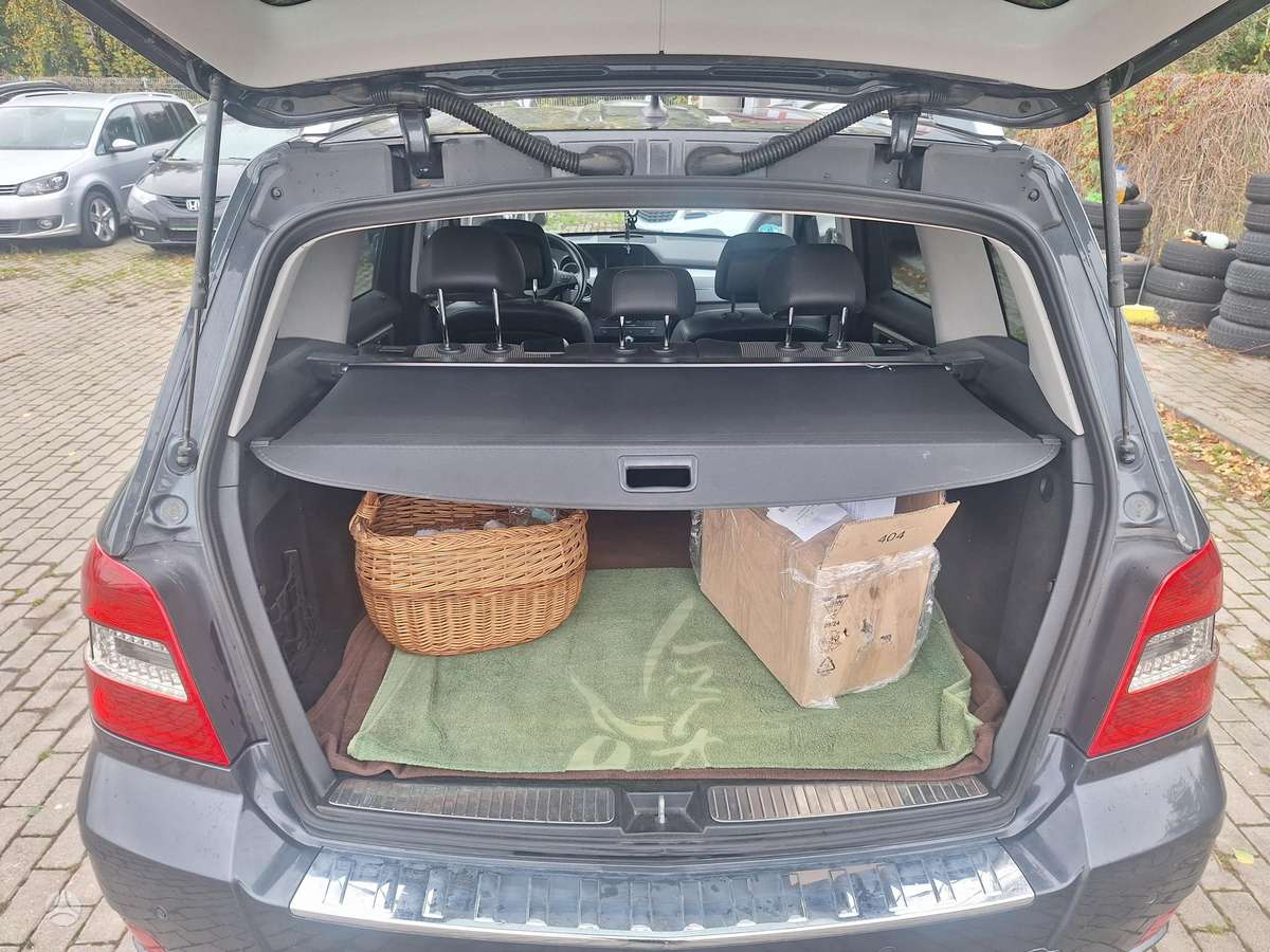 Mercedes-Benz GLK350 2010 — photo 10