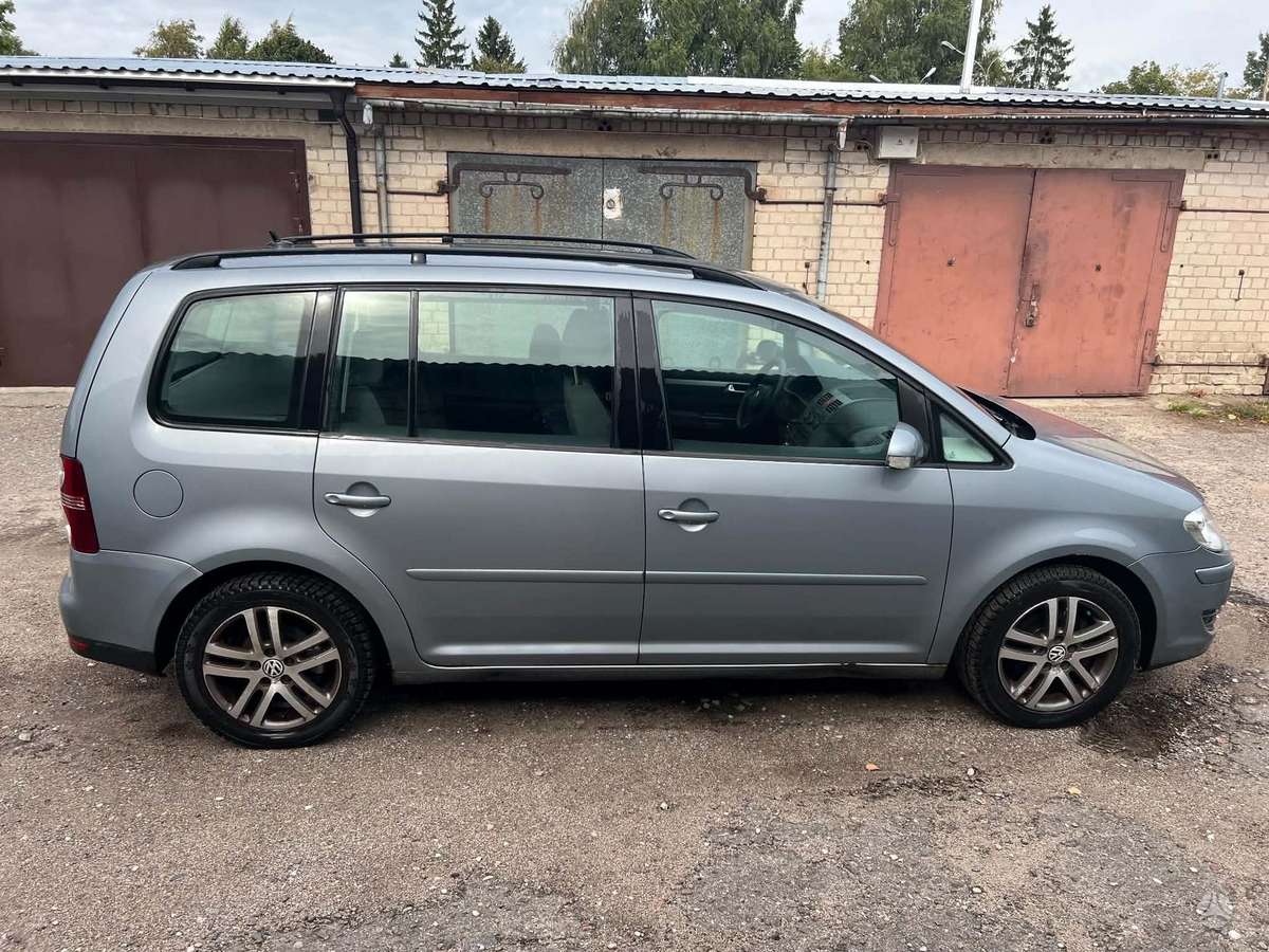 Volkswagen Touran 2009 — vehicle for AFU Ukraine