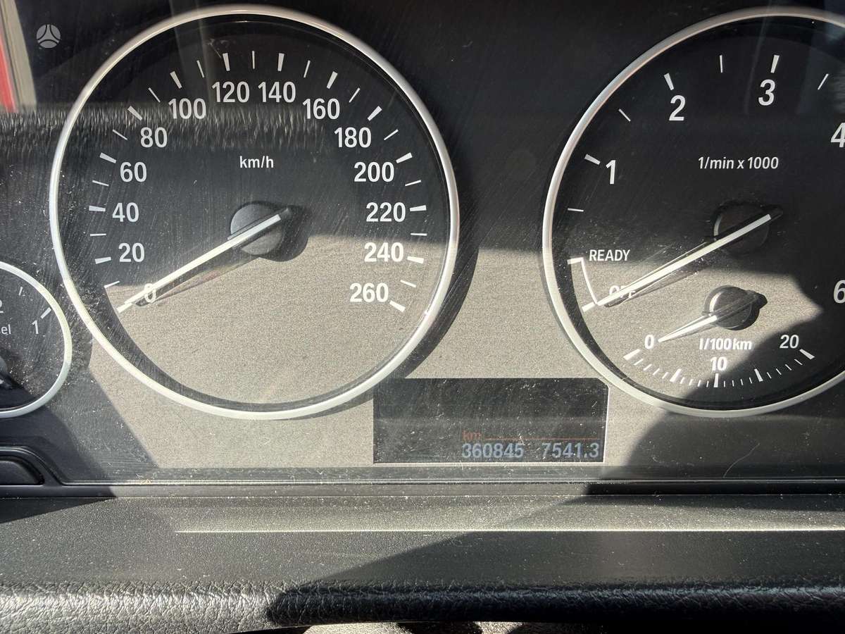 BMW 320 2012 — photo 12