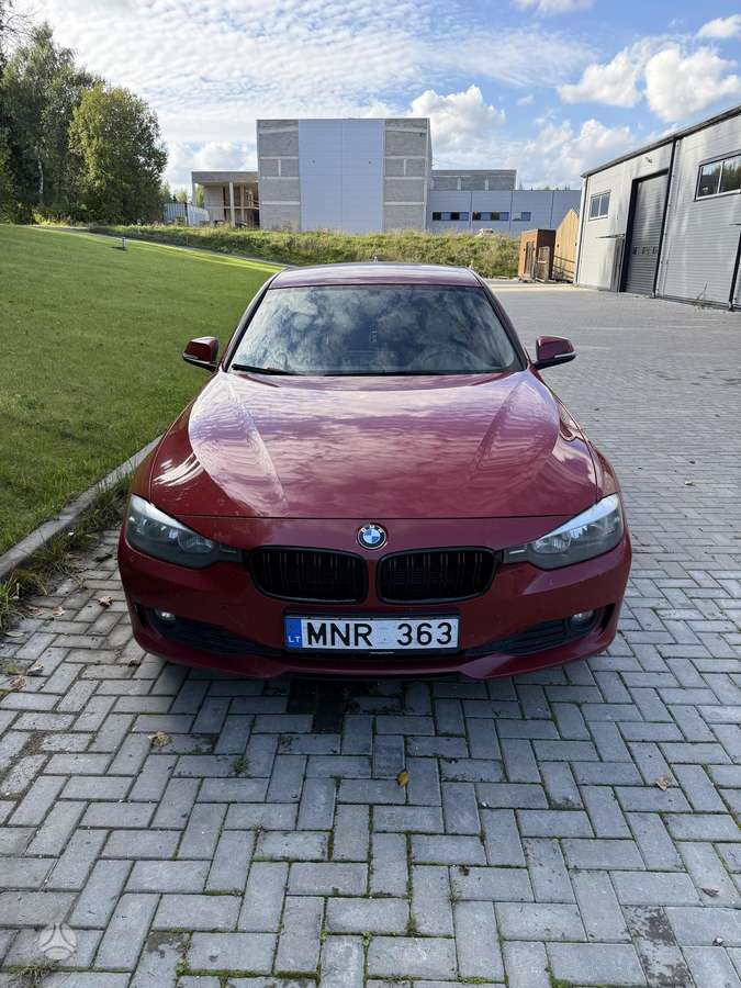 BMW 320 2012 — interior