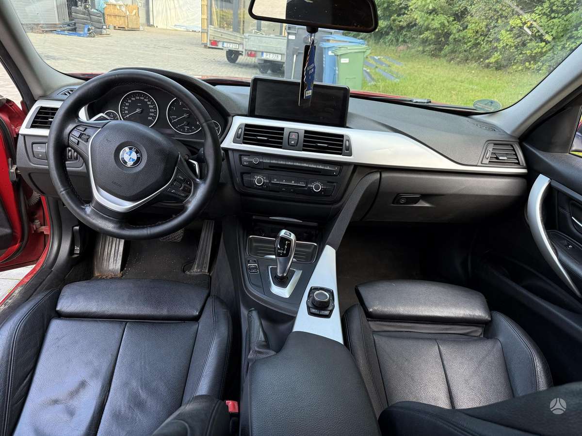 BMW 320 2012 — photo 9