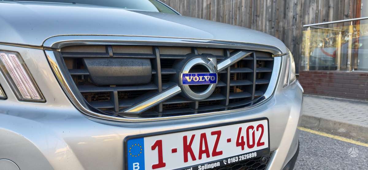 Volvo XC60 2010 — photo 10