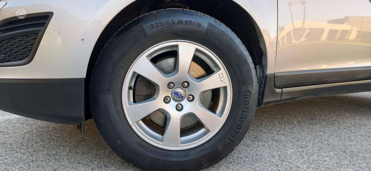 Volvo XC60 2010 — photo 13