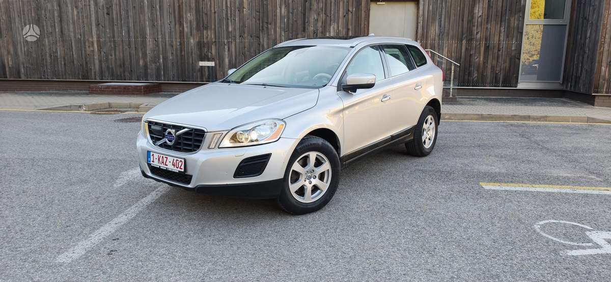 Volvo XC60 2010 — rear view