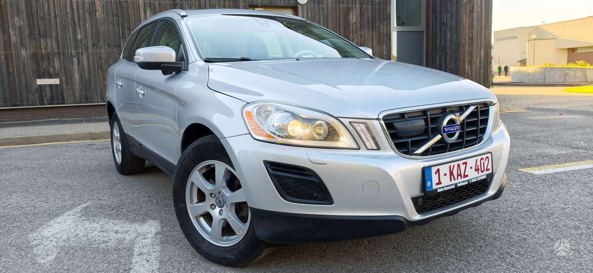 Volvo XC60 2010 — photo 24