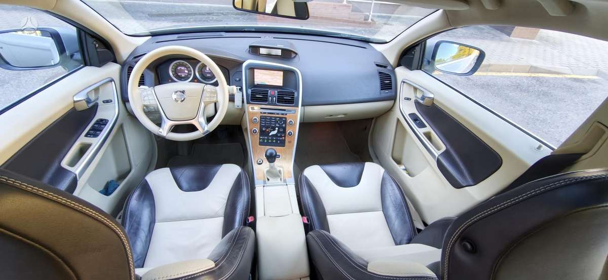 Volvo XC60 2010 — photo 39