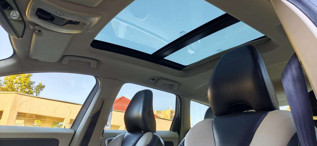 Volvo XC60 2010 — photo 46