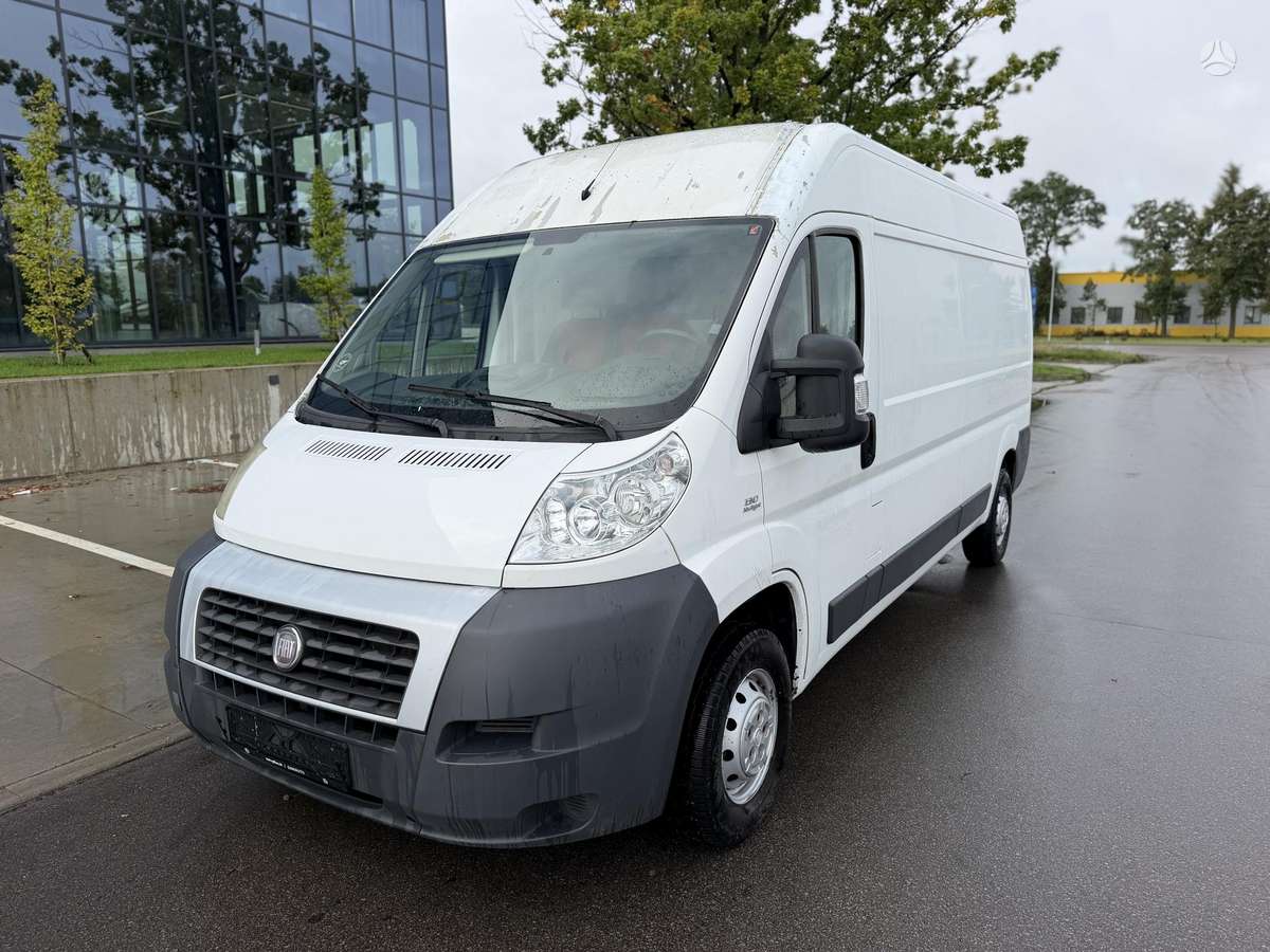 Fiat Ducato 2012 — rear view