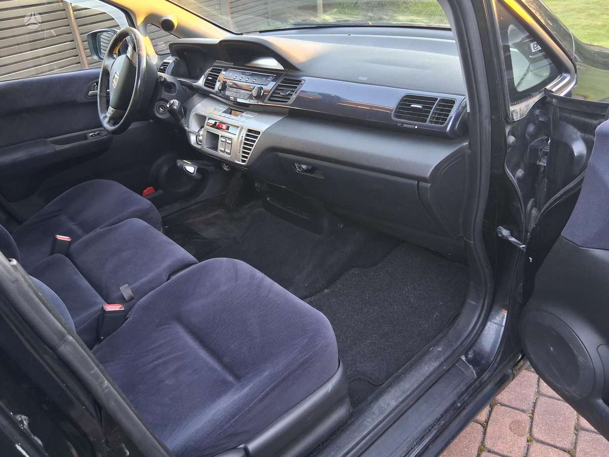 Honda FR-V 2007 — photo 6