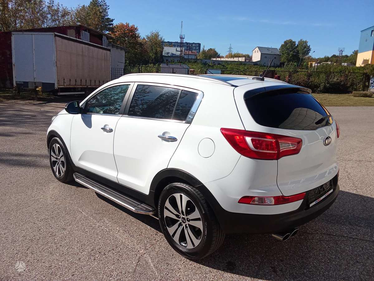 Kia Sportage 2012 — rear view