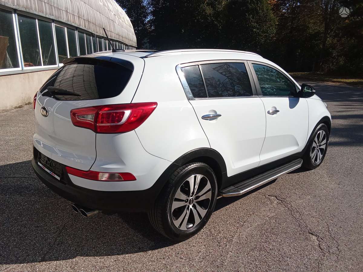 Kia Sportage 2012 — interior