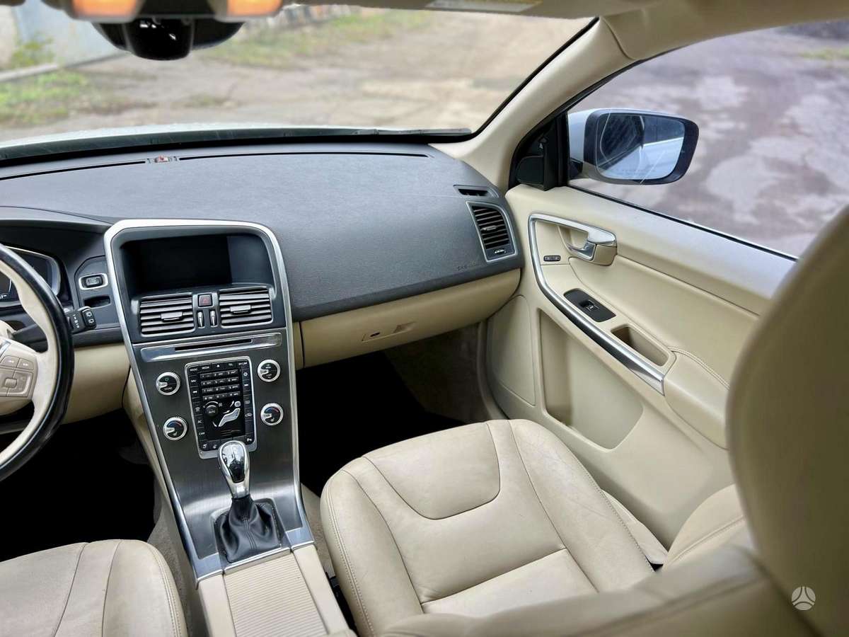 Volvo XC60 2015 — фото 10