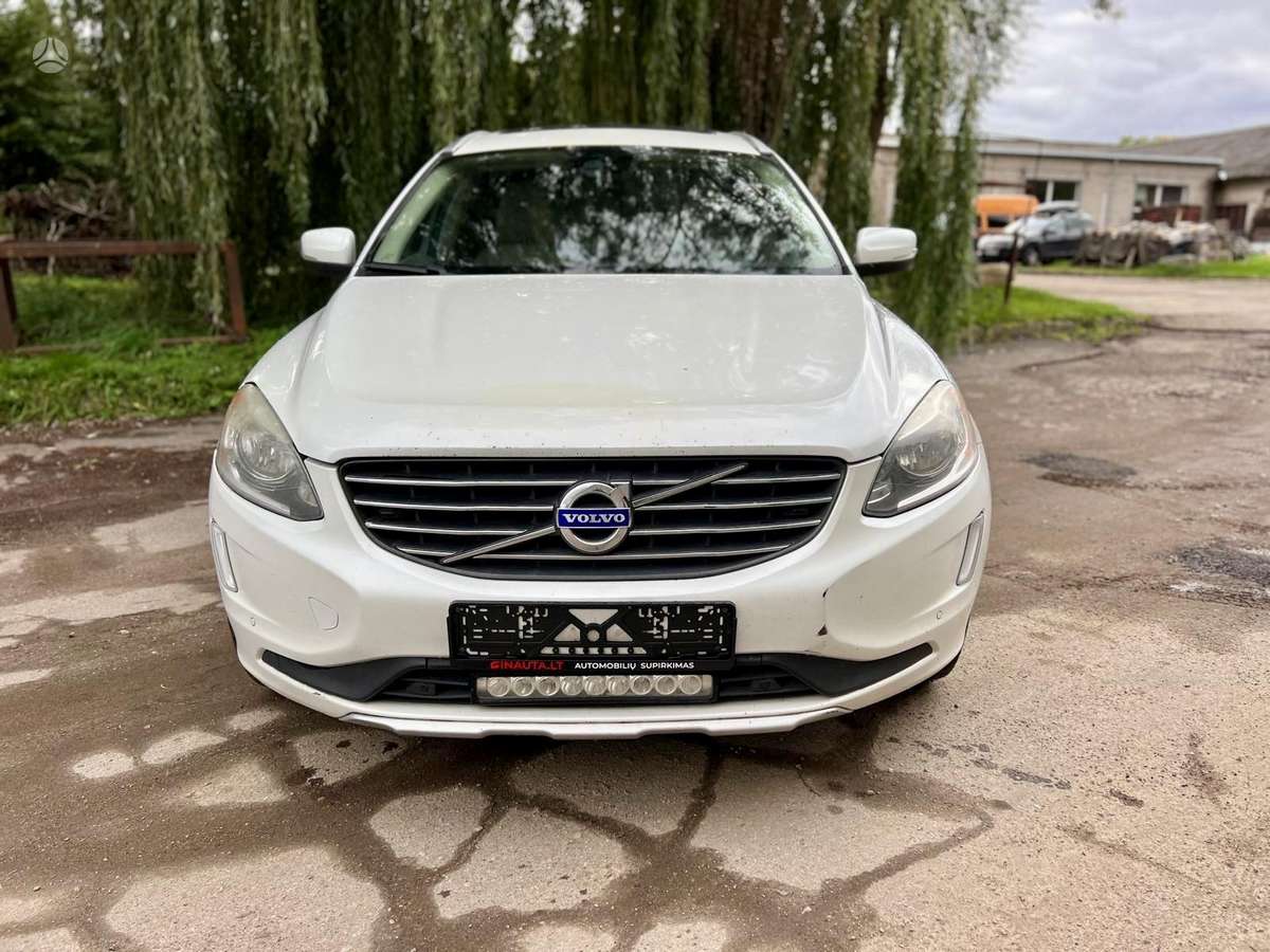 Volvo XC60 2015 — вигляд ззаду