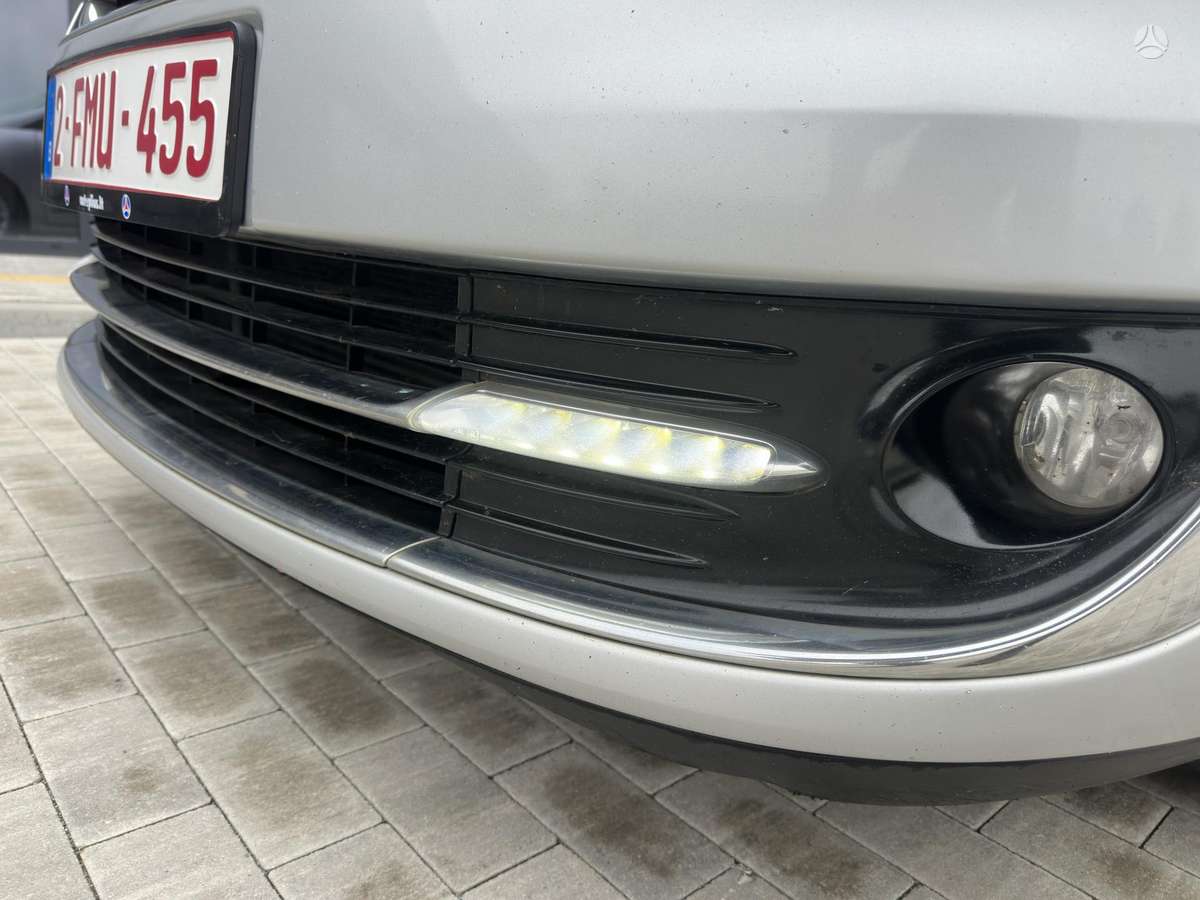 Renault Grand 2012 — photo 27