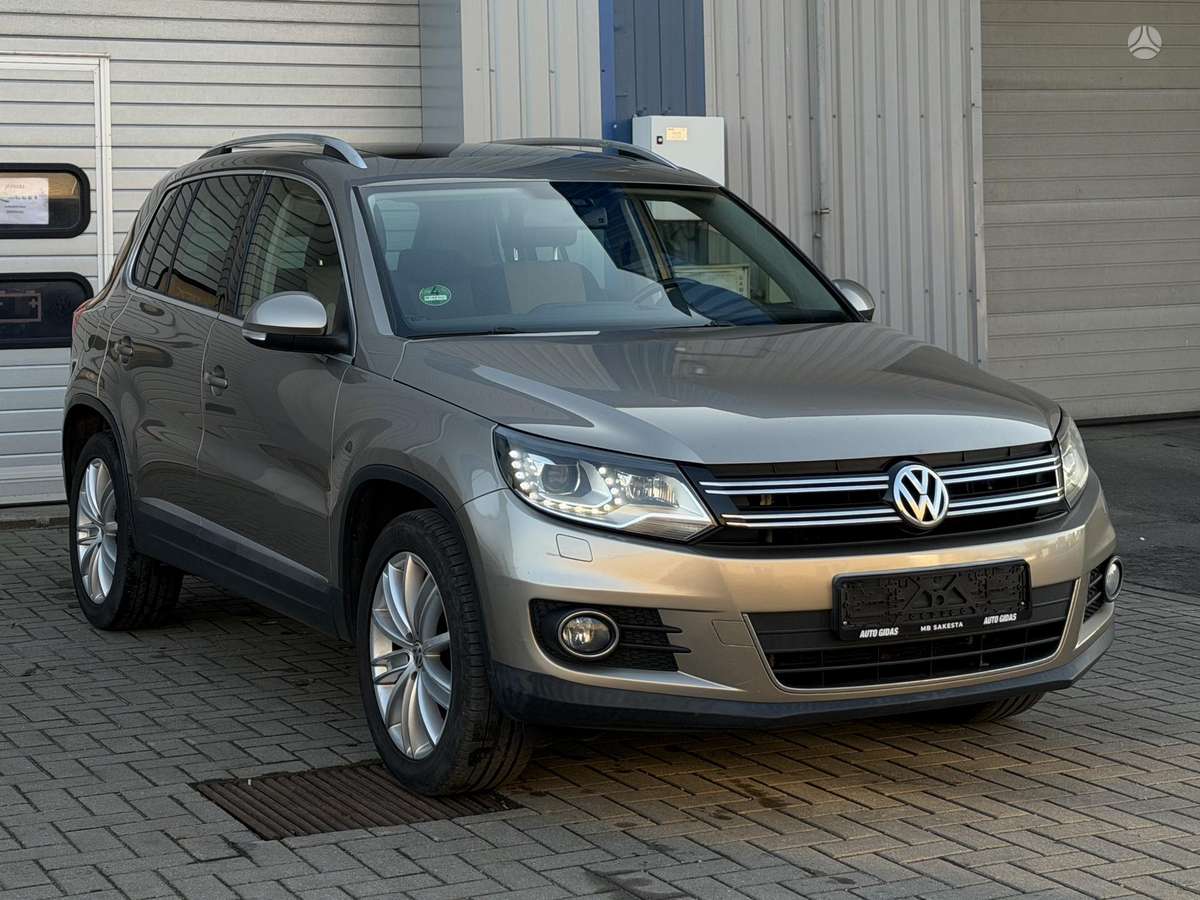 Volkswagen Tiguan 2012 — interior