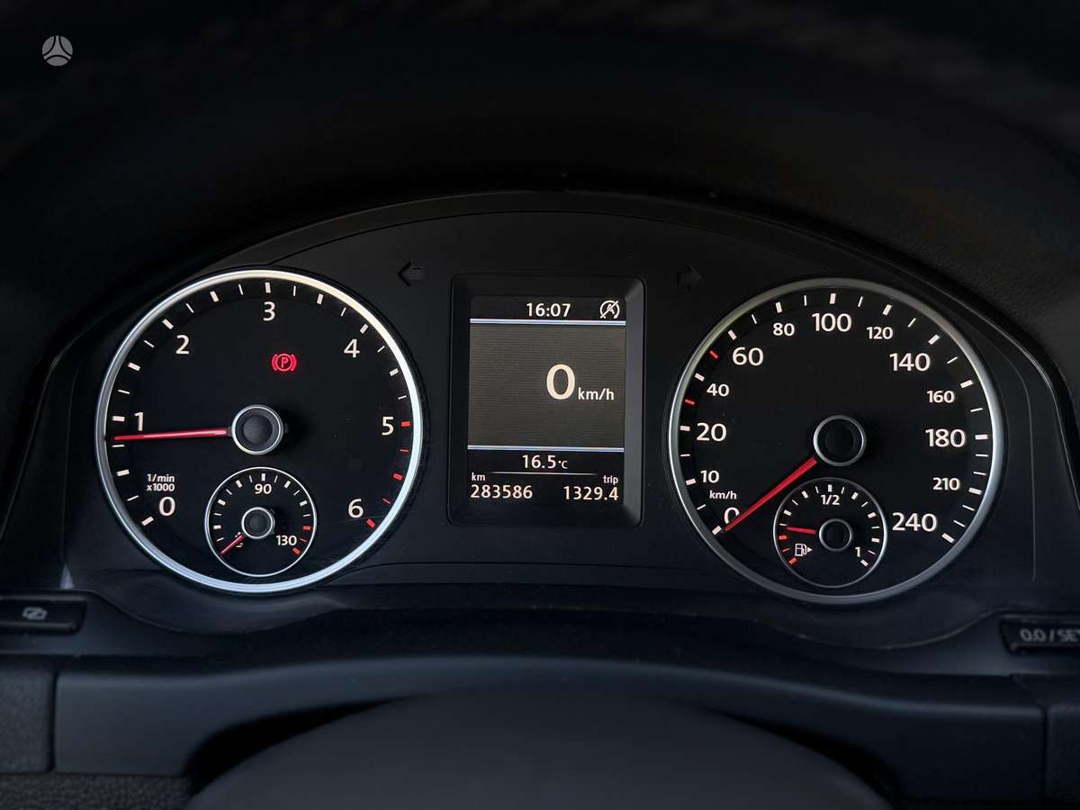 Volkswagen Tiguan 2012 — photo 9