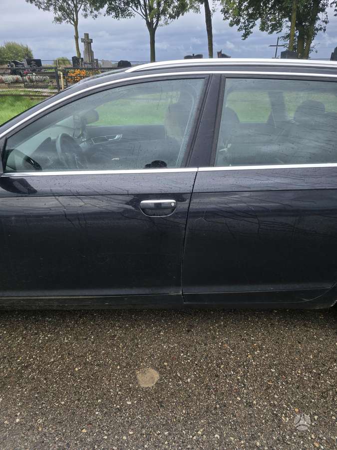 Audi A6 2004 — салон