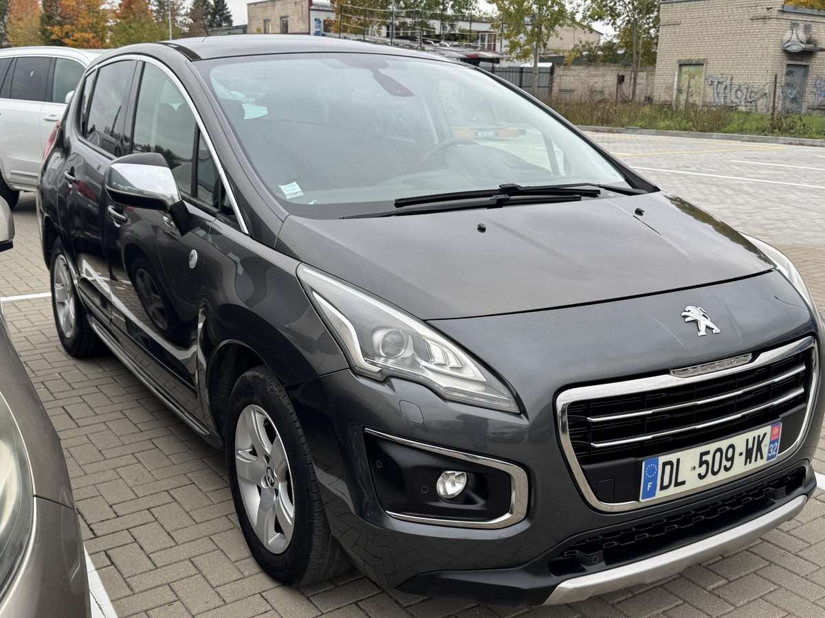 Peugeot 3008 2014 — rear view