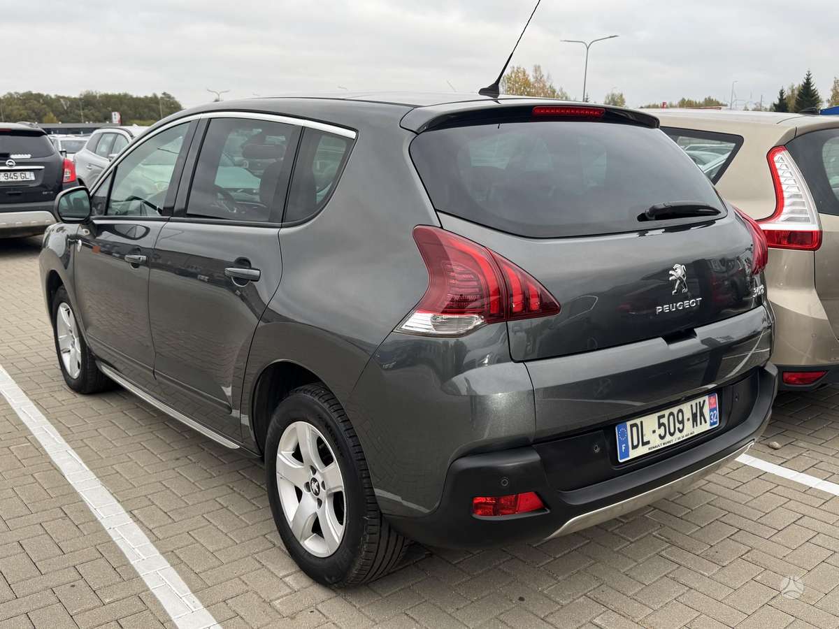 Peugeot 3008 2014 — interior