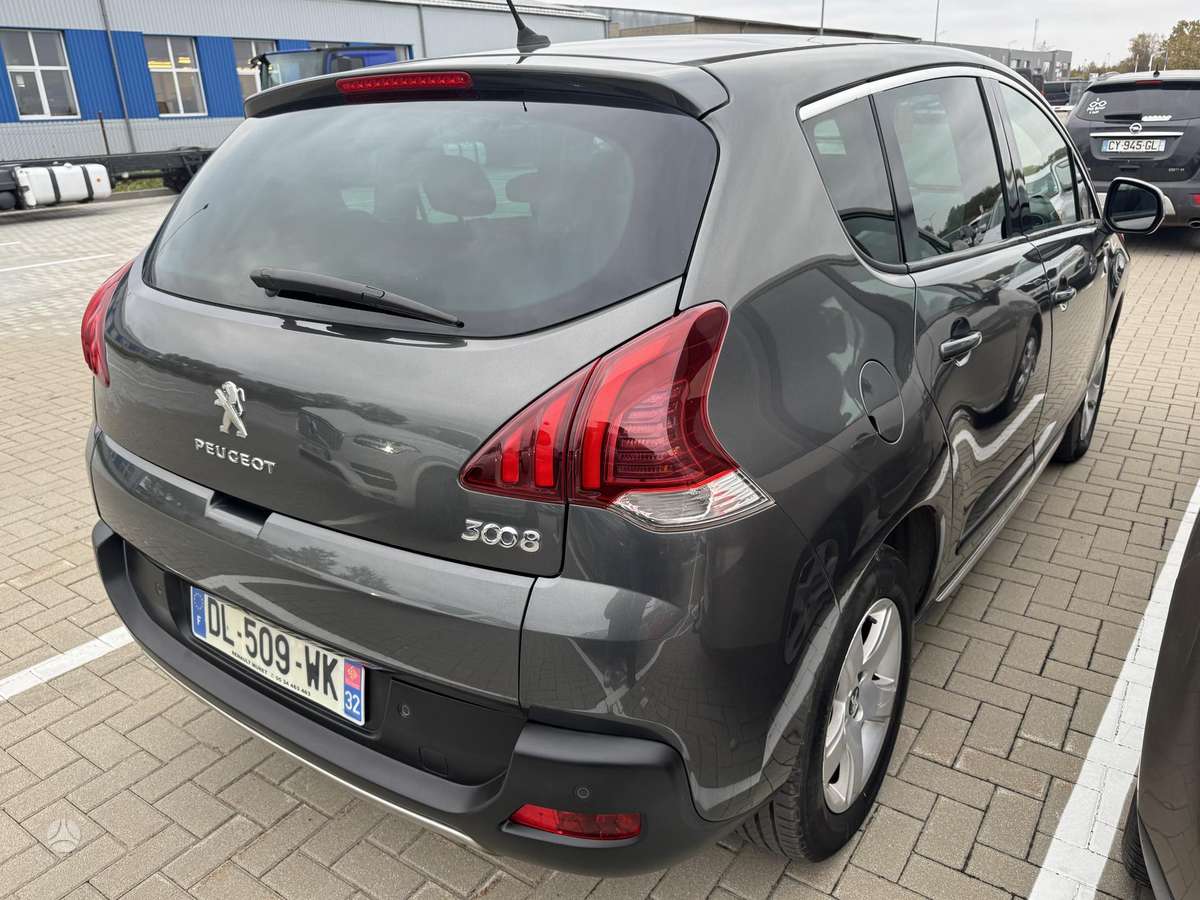 Peugeot 3008 2014 — engine 1560 cm³, 111 HP (82kW)