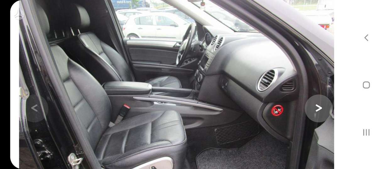 Mercedes-Benz ML300 2010 — interior