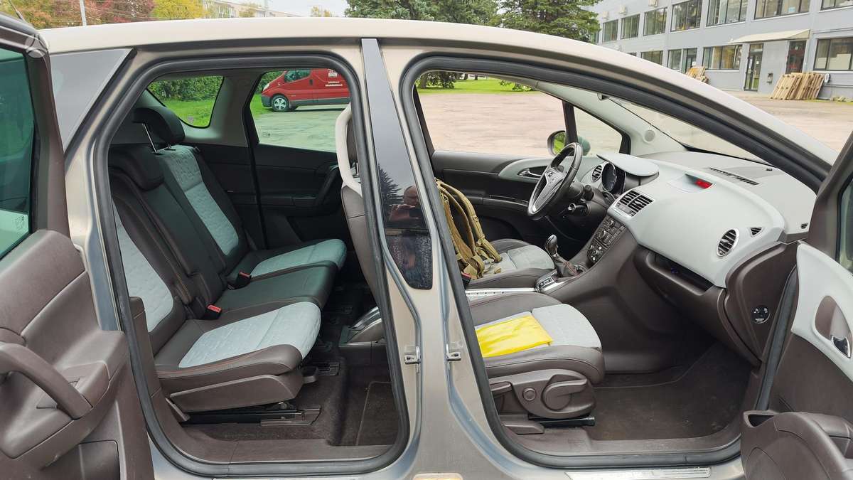 Opel Meriva 2010 — фото 16