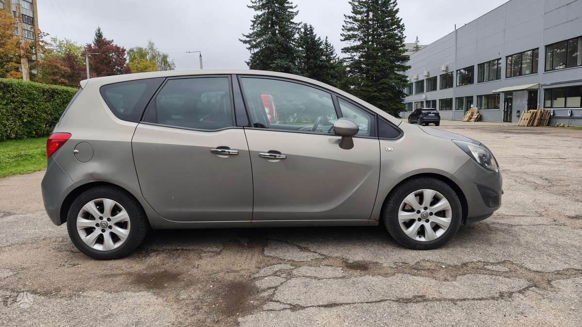 Opel Meriva 2010 — двигун 1364 cm³, 140 HP (103kW)