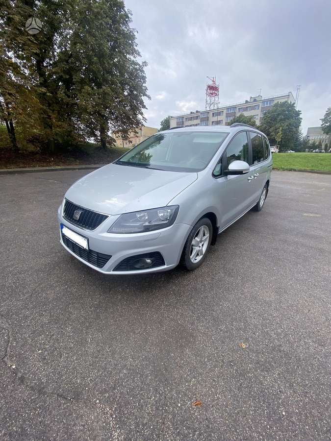 Seat Alhambra 2012 — rear view