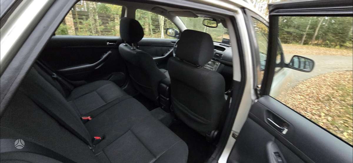 Toyota Avensis 2005 — photo 12