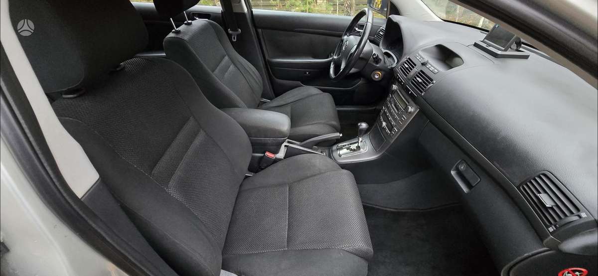 Toyota Avensis 2005 — photo 14