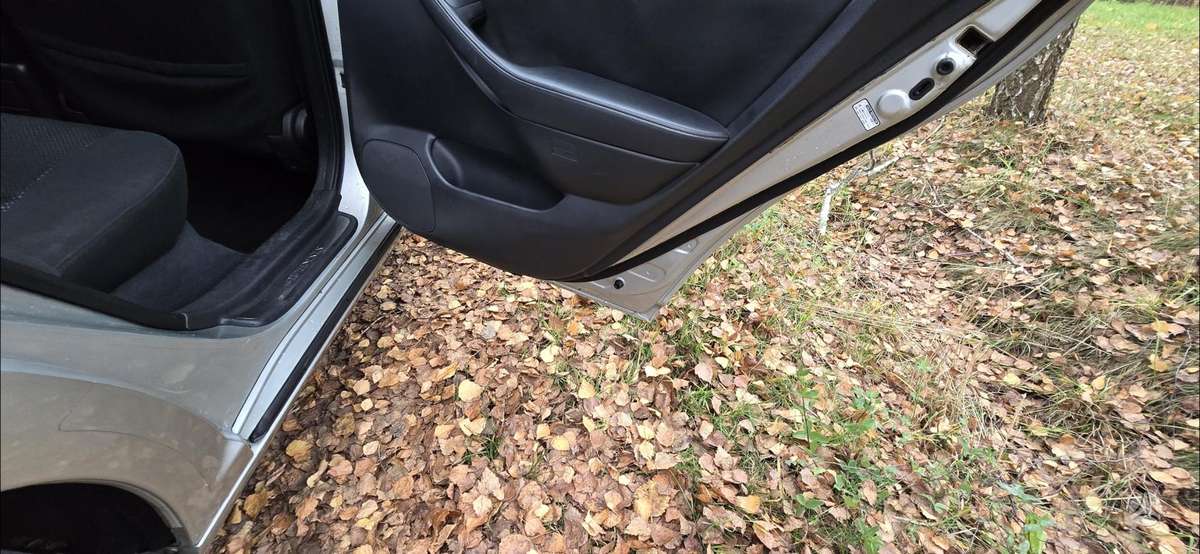 Toyota Avensis 2005 — photo 16