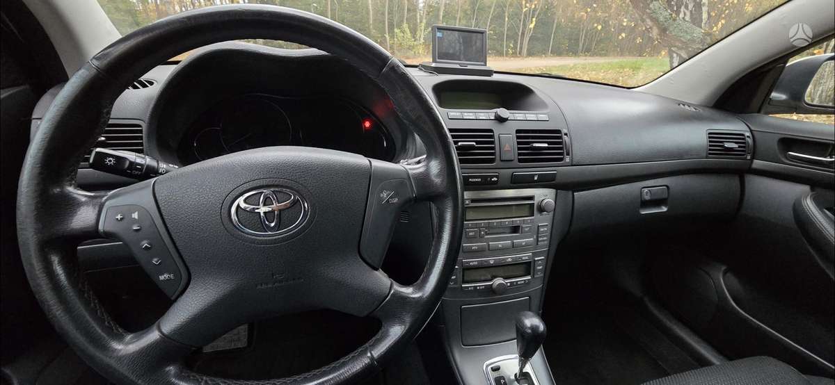 Toyota Avensis 2005 — photo 19