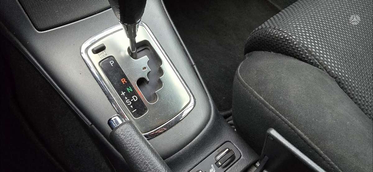 Toyota Avensis 2005 — photo 23