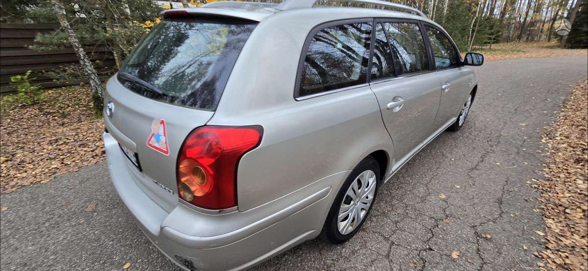 Toyota Avensis 2005 — engine 1800 cm³, 116 HP (85kW)