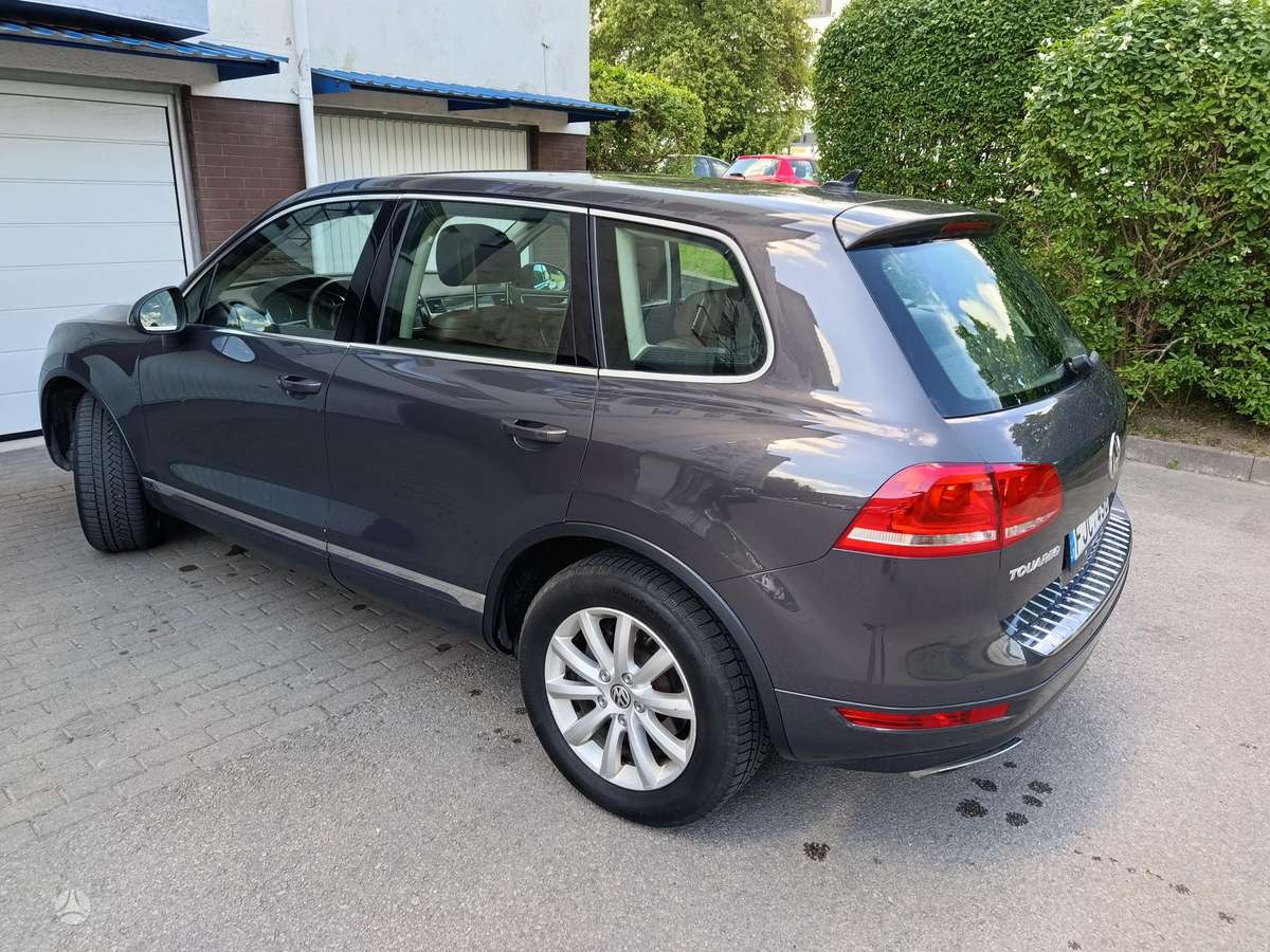 Volkswagen Touareg 2011 — двигун 4134 cm³, 340 HP (250kW)