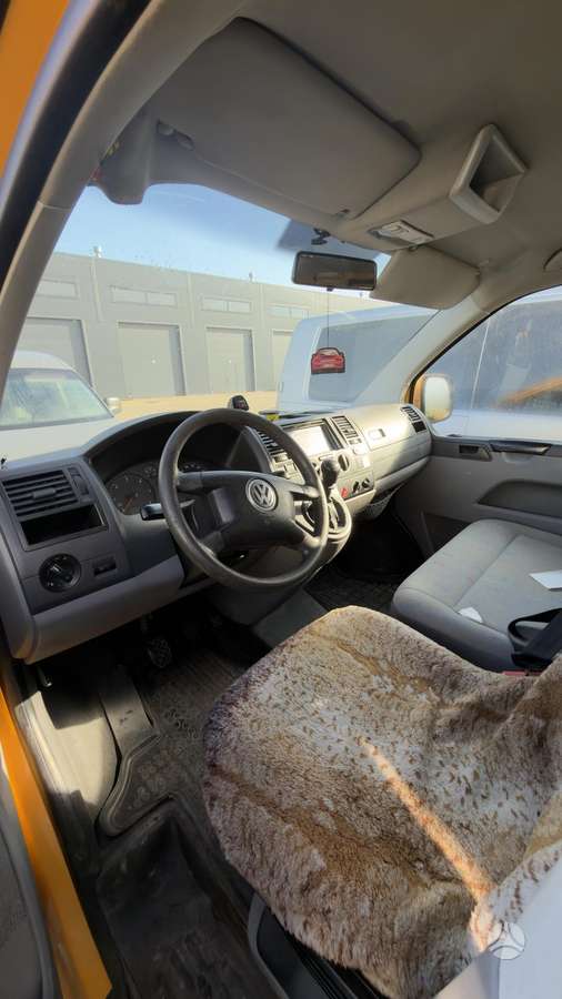 Volkswagen Transporter 2006 — engine 2461 cm³, 131 HP (96kW)