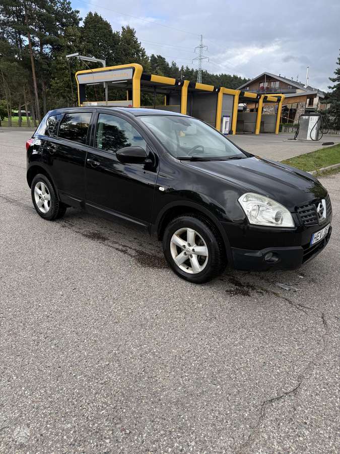 Nissan Qashqai 2008 — rear view