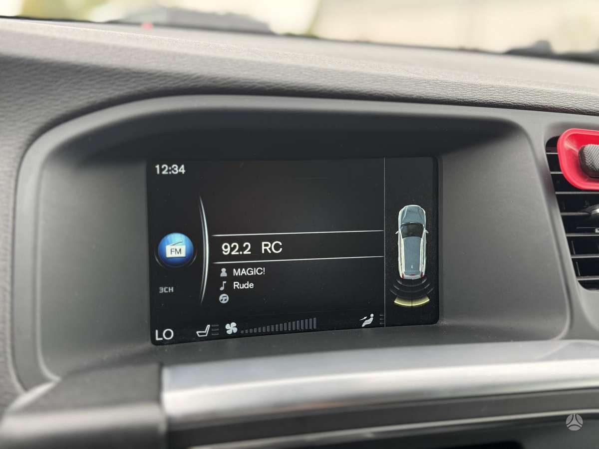 Volvo V60 2014 — photo 19