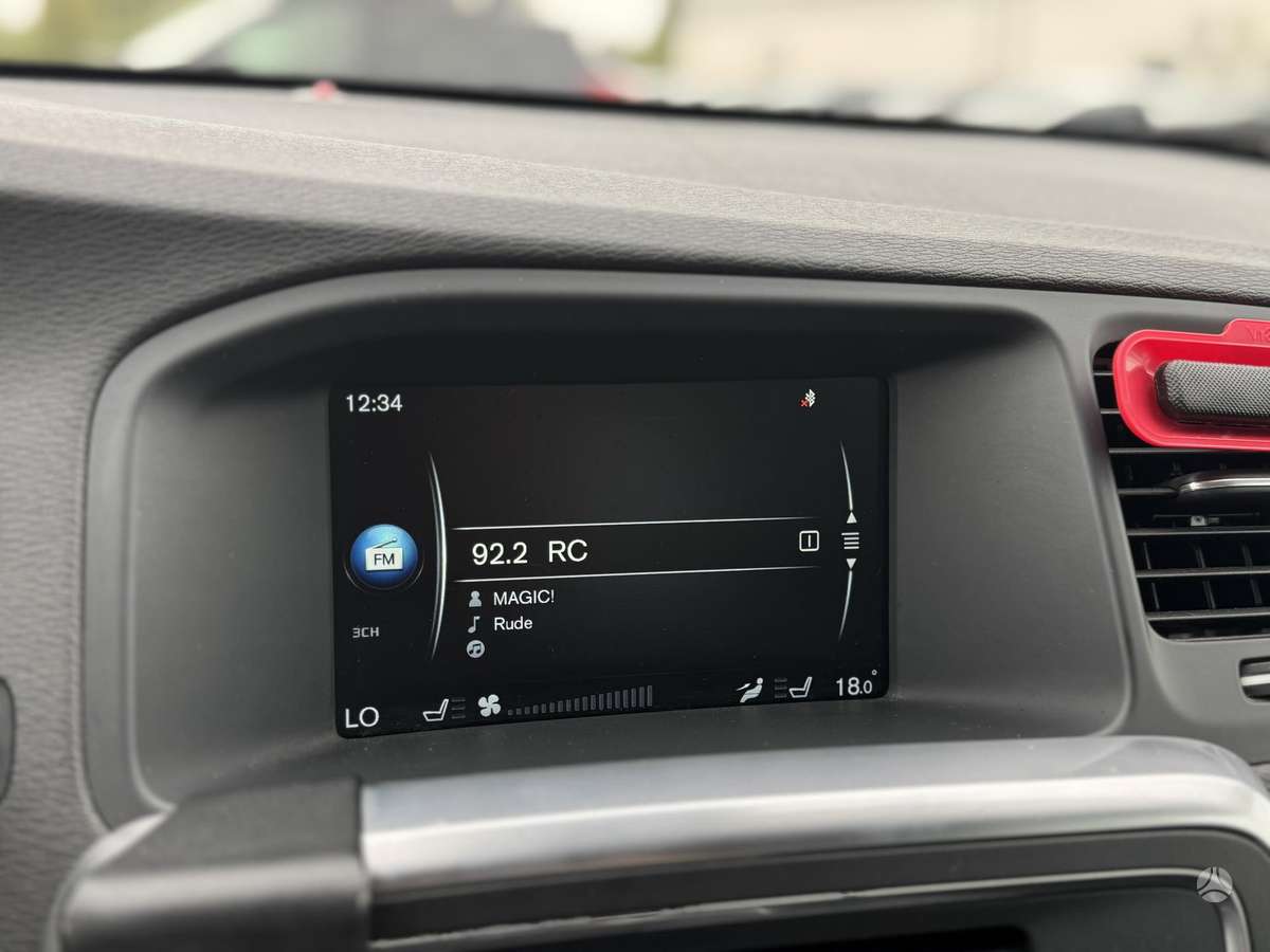 Volvo V60 2014 — photo 20