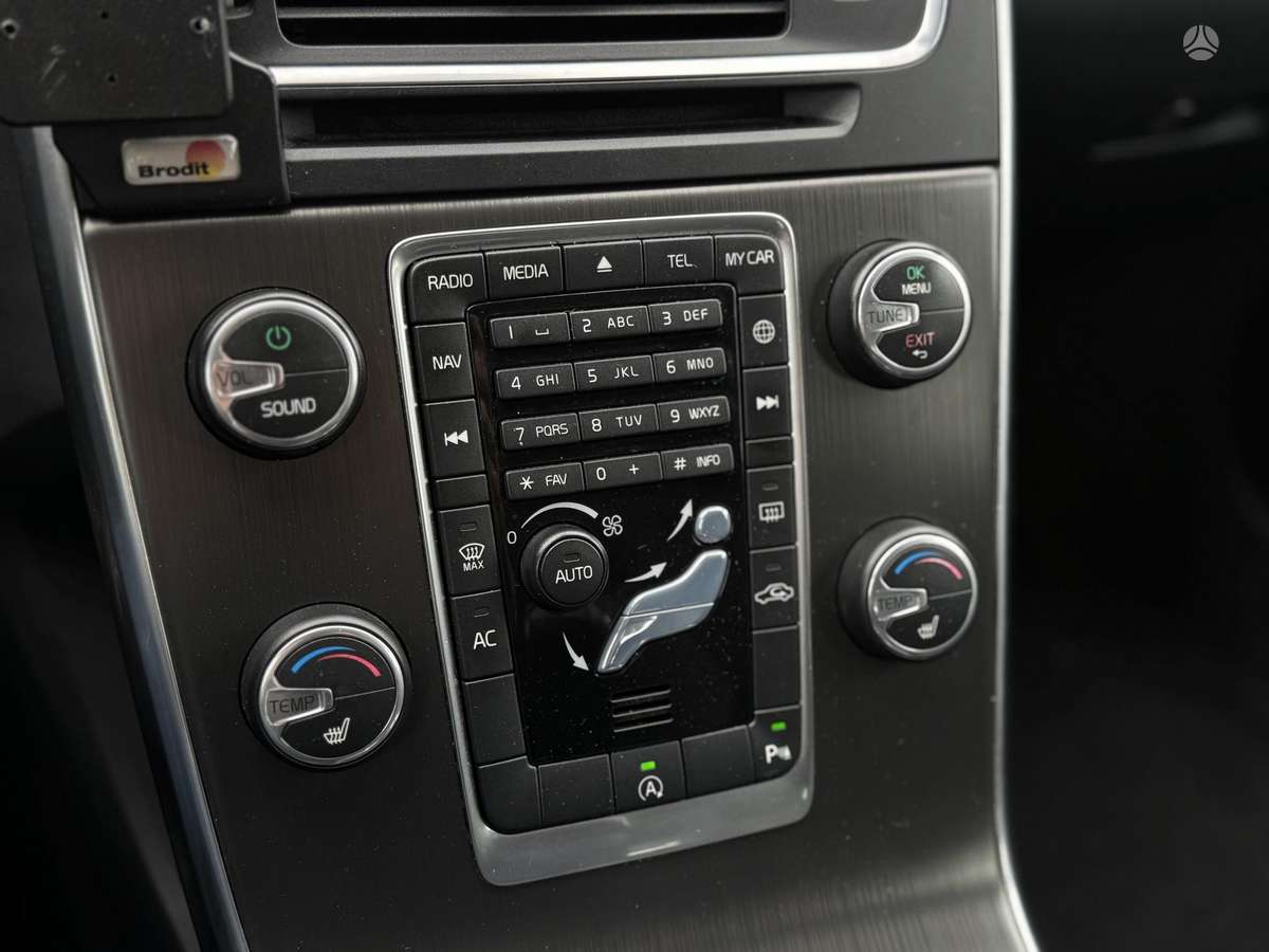 Volvo V60 2014 — photo 21