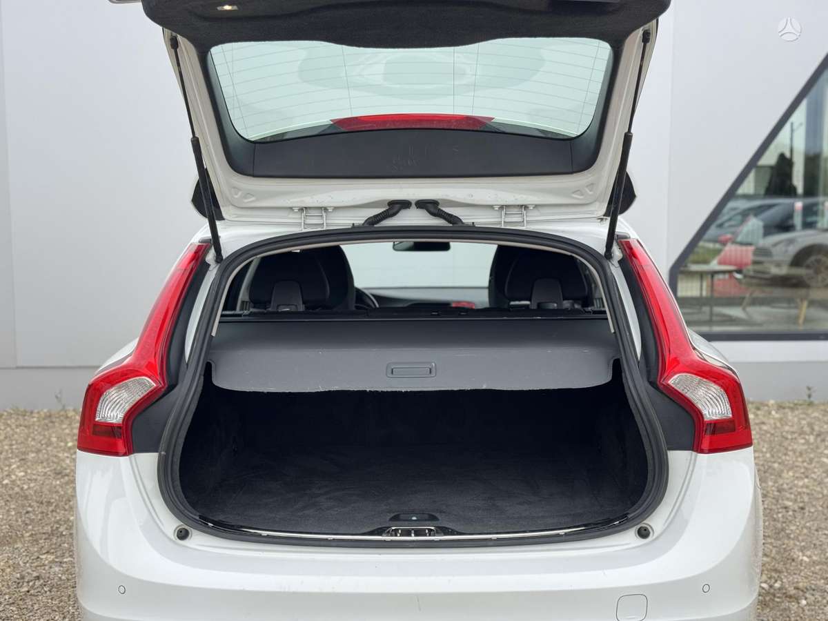 Volvo V60 2014 — photo 22