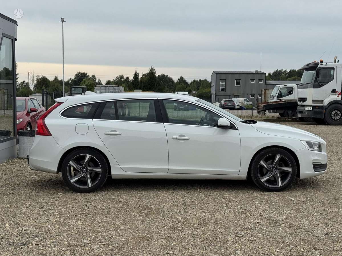 Volvo V60 2014 — engine 1969 cm³, 181 HP (133kW)