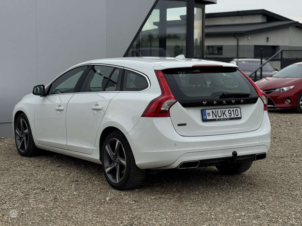 Volvo V60 2014 — photo 8