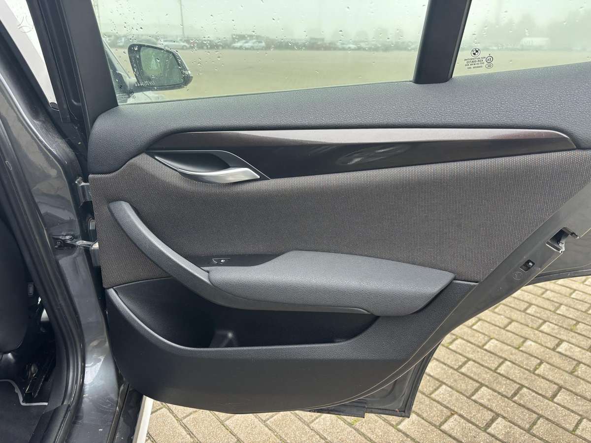 BMW X1 2013 — photo 24