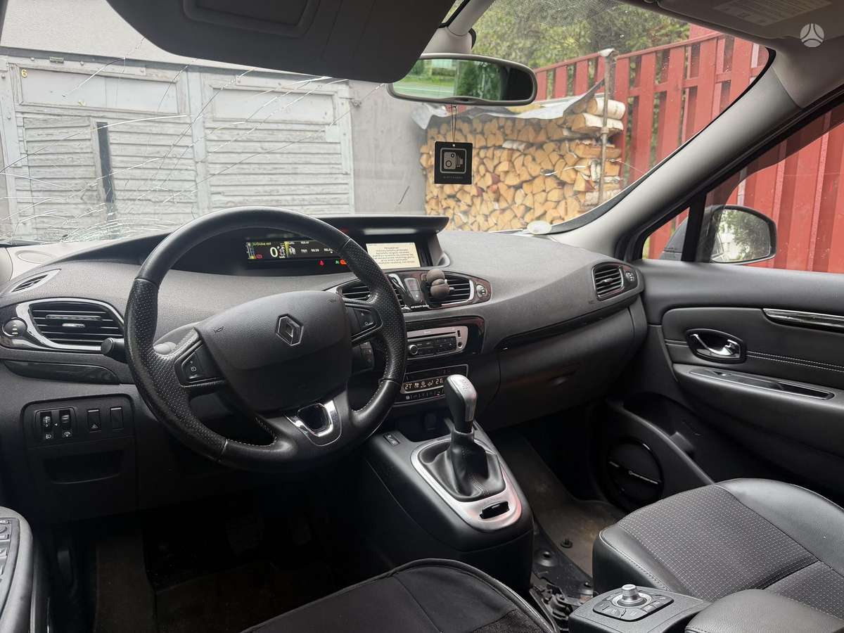 Renault Scenic 2013 — photo 11