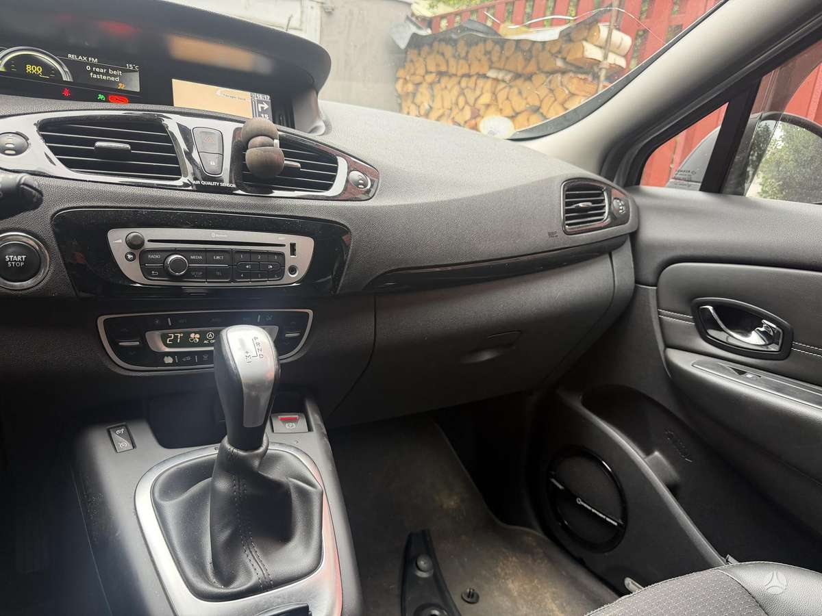Renault Scenic 2013 — photo 13