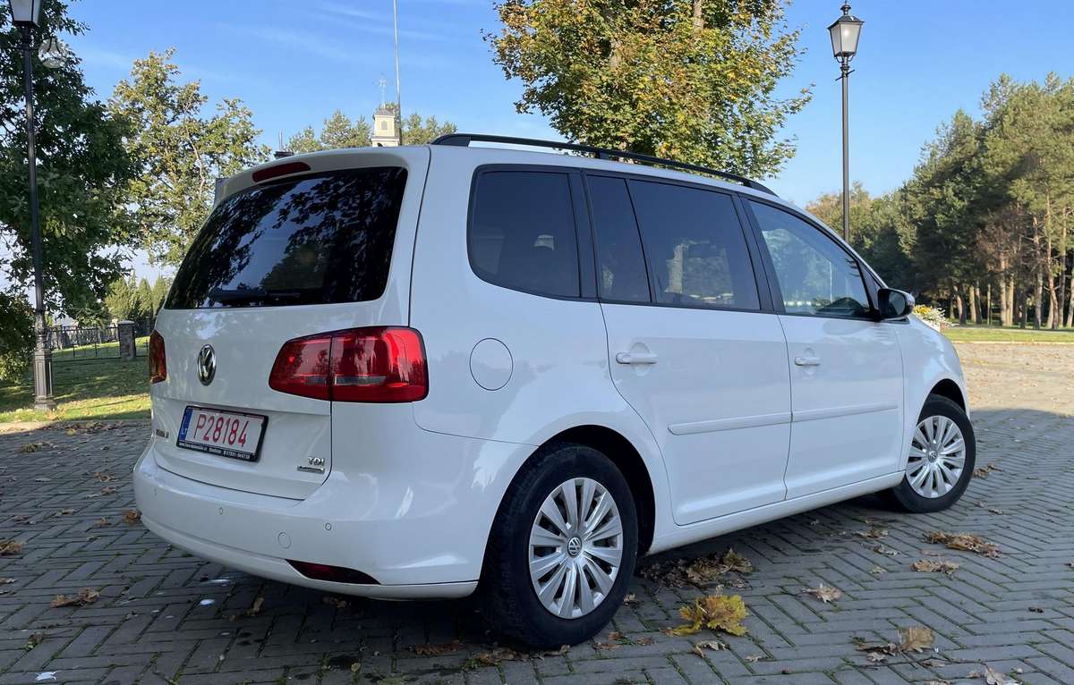 Volkswagen Touran 2011 — photo 7